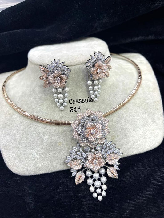 Crasula Designed Necklace With Diamond